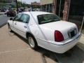 2000 Vibrant White Lincoln Town Car Executive  photo #6