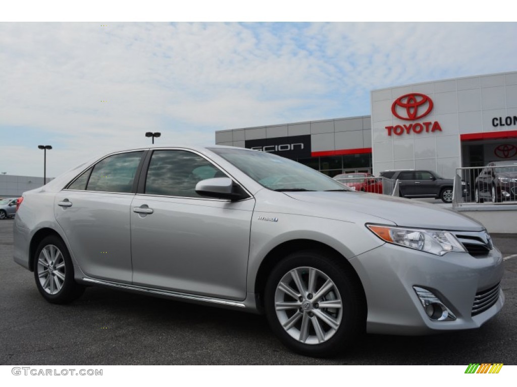 2014 Classic Silver Metallic Toyota Camry Hybrid XLE 93869888 Photo