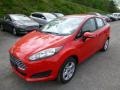 Race Red - Fiesta SE Sedan Photo No. 5