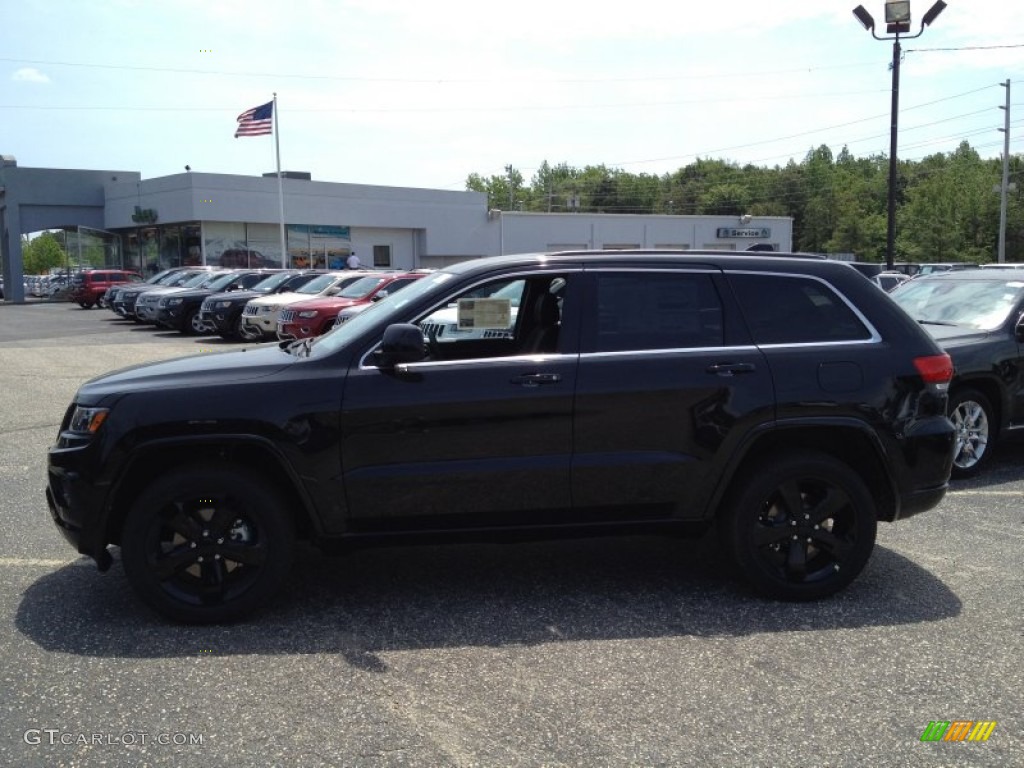 2014 Grand Cherokee Laredo 4x4 - Brilliant Black Crystal Pearl / Morocco Black photo #3
