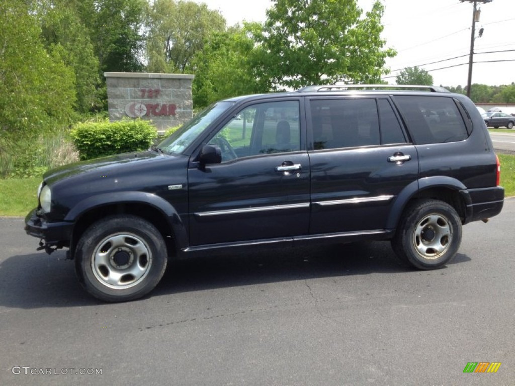 2002 XL7 Plus 4x4 - Black / Gray photo #1