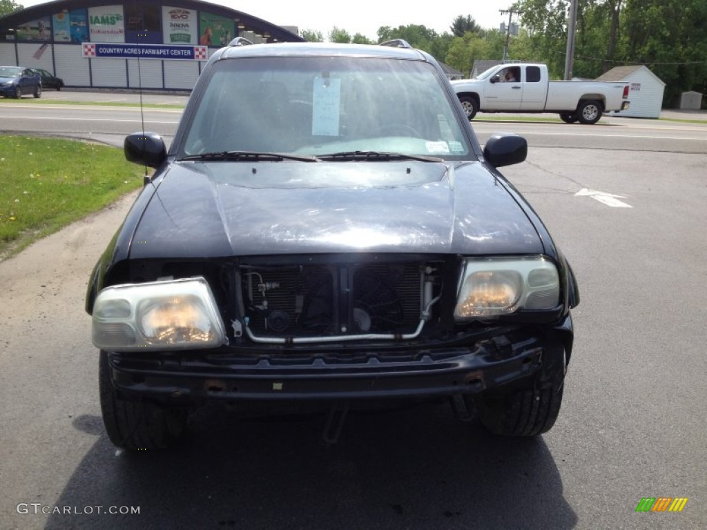 2002 XL7 Plus 4x4 - Black / Gray photo #2