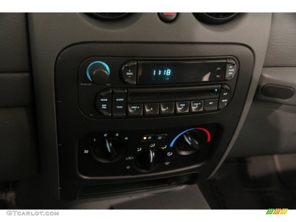2007 Jeep Liberty Sport 4x4 Controls Photo #93902426