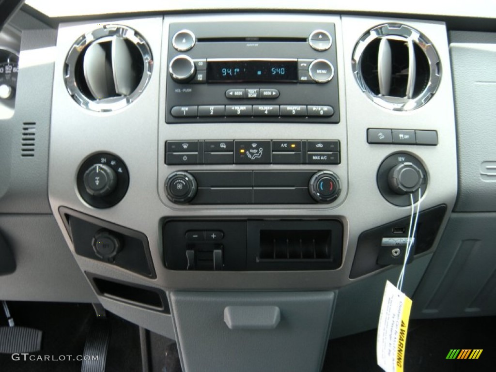 2015 F250 Super Duty XLT Crew Cab 4x4 - Blue Jeans / Steel photo #29