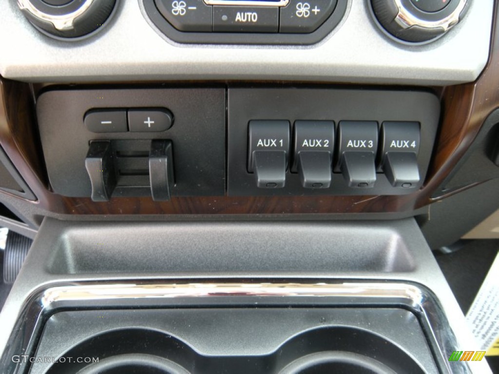 2015 Ford F350 Super Duty Lariat Crew Cab 4x4 Controls Photo #93906833