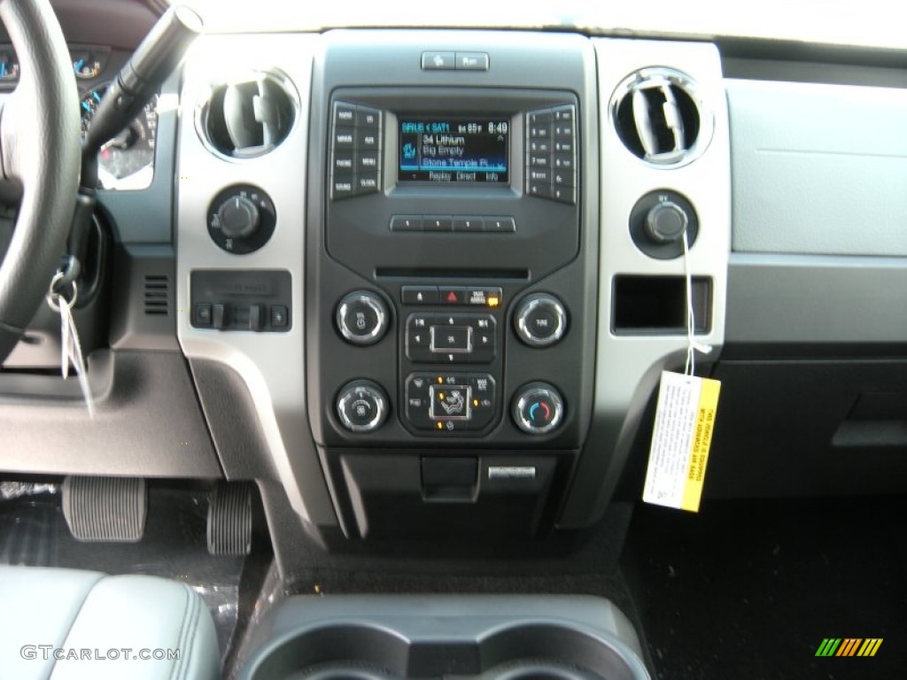 2014 F150 XLT SuperCrew 4x4 - Oxford White / Steel Grey photo #29