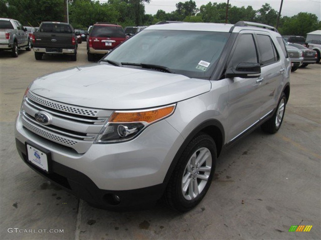 2014 Explorer XLT - Ingot Silver / Charcoal Black photo #3