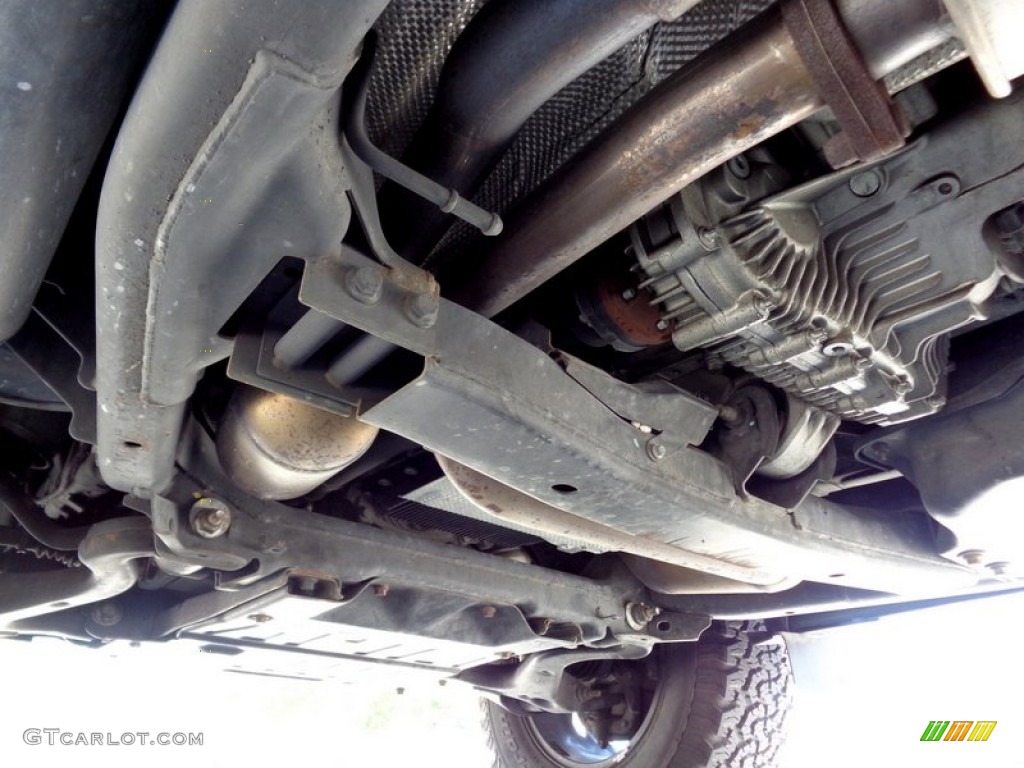 2005 Land Rover LR3 V8 HSE Undercarriage Photo #93920681