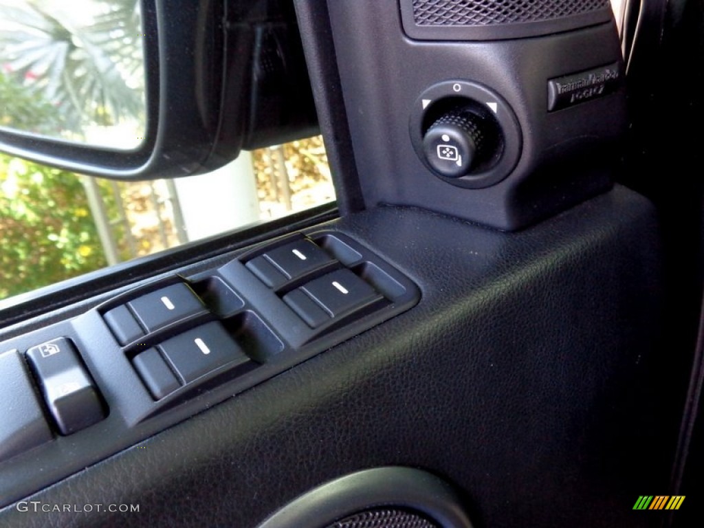 2005 Land Rover LR3 V8 HSE Controls Photo #93920738