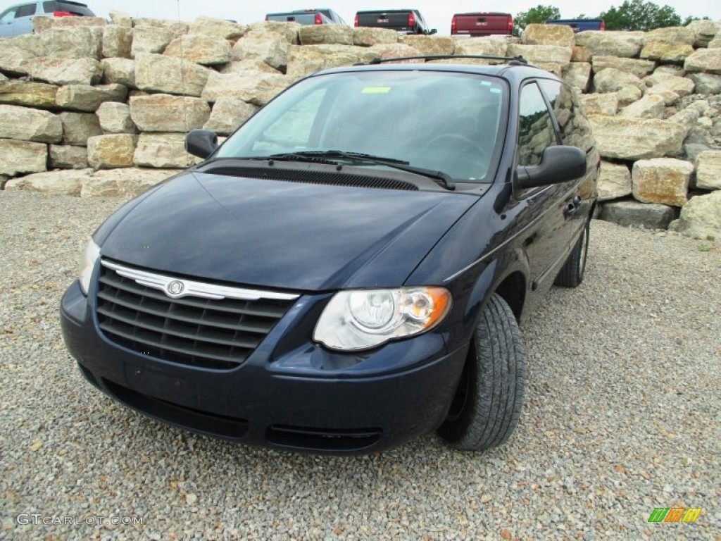 2005 Town & Country Touring - Midnight Blue Pearl / Medium Slate Gray photo #2