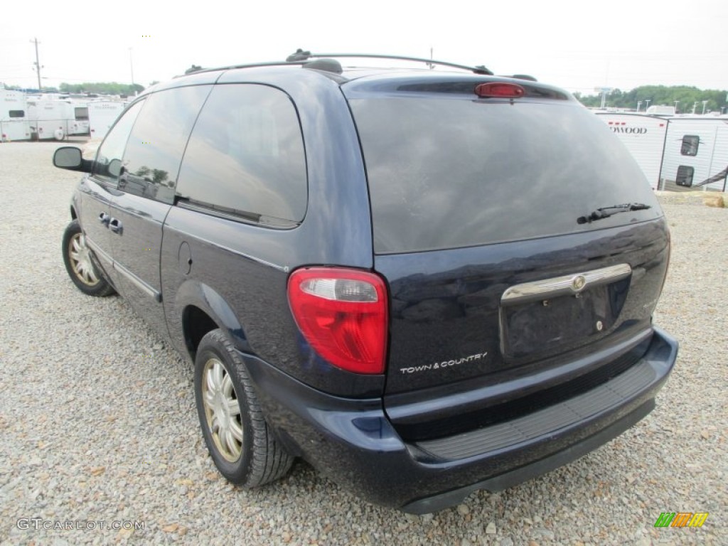 2005 Town & Country Touring - Midnight Blue Pearl / Medium Slate Gray photo #19