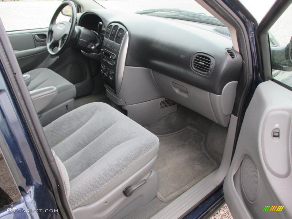 2005 Town & Country Touring - Midnight Blue Pearl / Medium Slate Gray photo #27