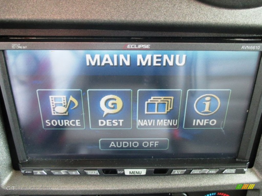 2004 Hummer H2 SUV Controls Photo #93928415