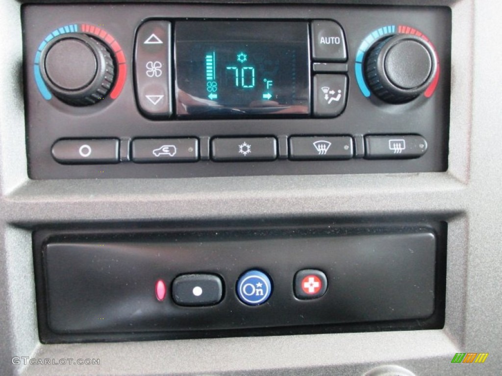 2004 Hummer H2 SUV Controls Photo #93928421
