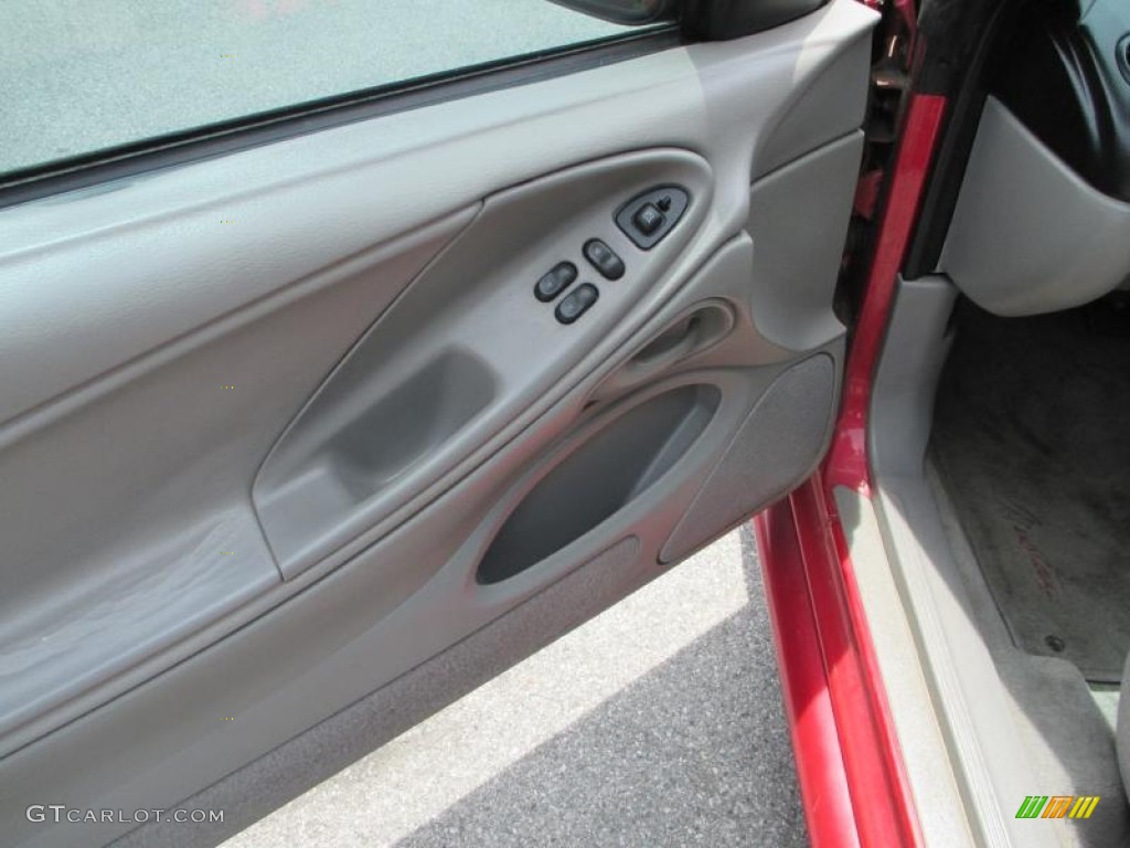1998 Mustang V6 Coupe - Laser Red / Medium Graphite photo #11