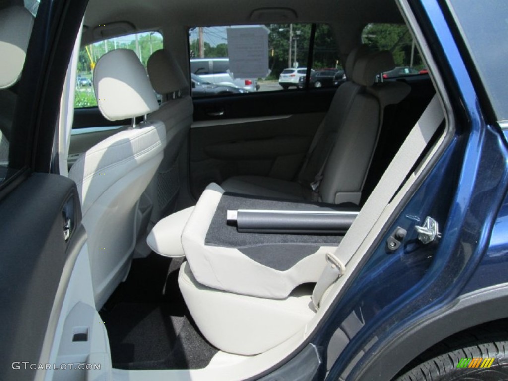 2011 Outback 2.5i Premium Wagon - Azurite Blue Pearl / Warm Ivory photo #20