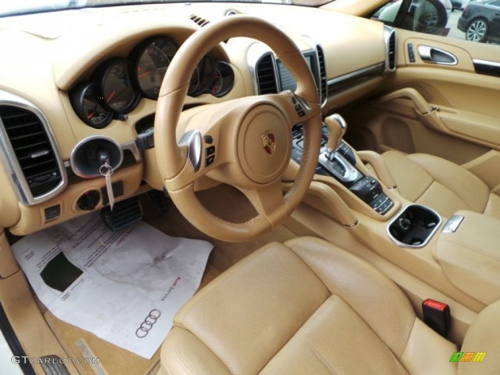 Luxor Beige Interior 2011 Porsche Cayenne S Hybrid Photo #93935145