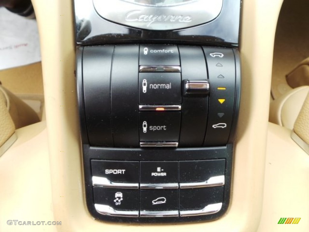 2011 Porsche Cayenne S Hybrid Controls Photo #93935430