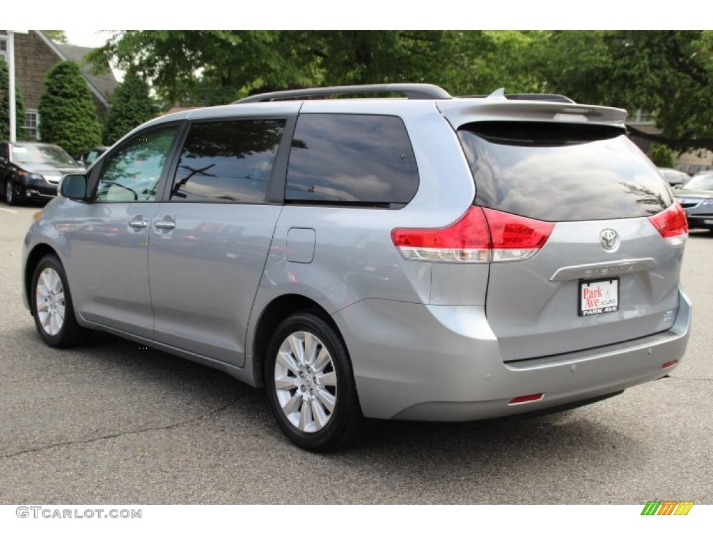 2012 Sienna XLE AWD - Silver Sky Metallic / Light Gray photo #5