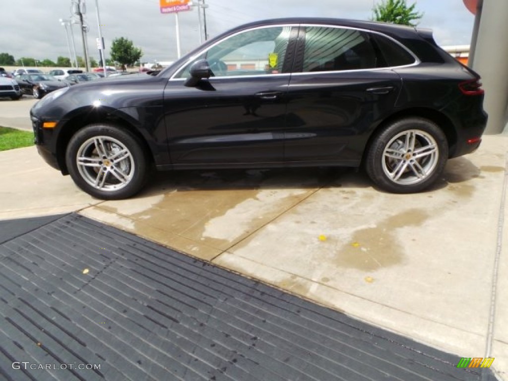 Jet Black Metallic 2015 Porsche Macan S Exterior Photo #93939594
