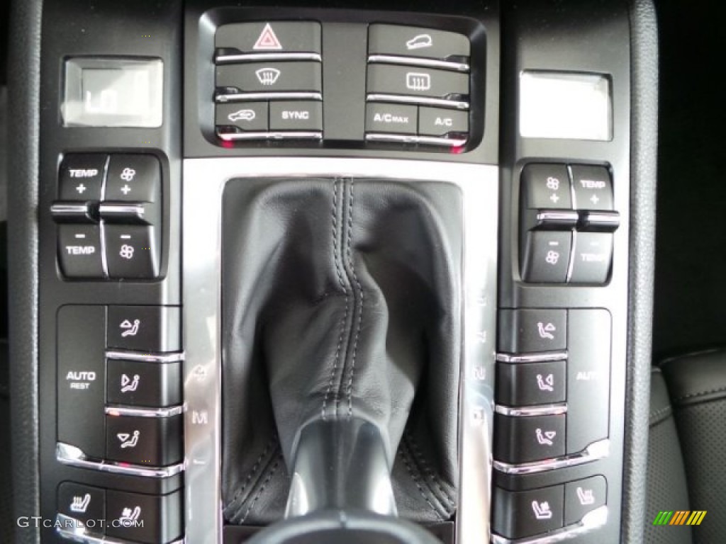 2015 Porsche Macan S Controls Photo #93939978