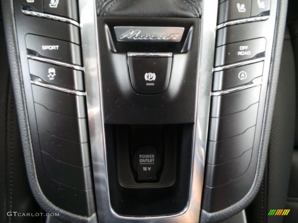2015 Porsche Macan S Controls Photo #93940002