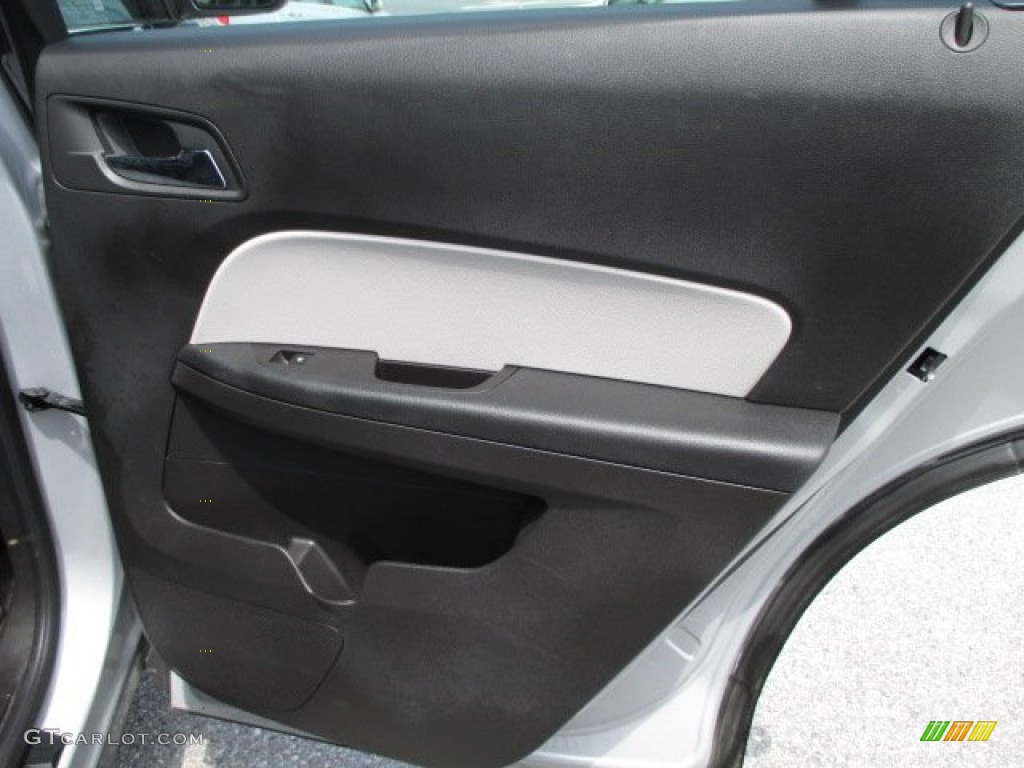 2011 Chevrolet Equinox LS AWD Light Titanium/Jet Black Door Panel Photo #93940095