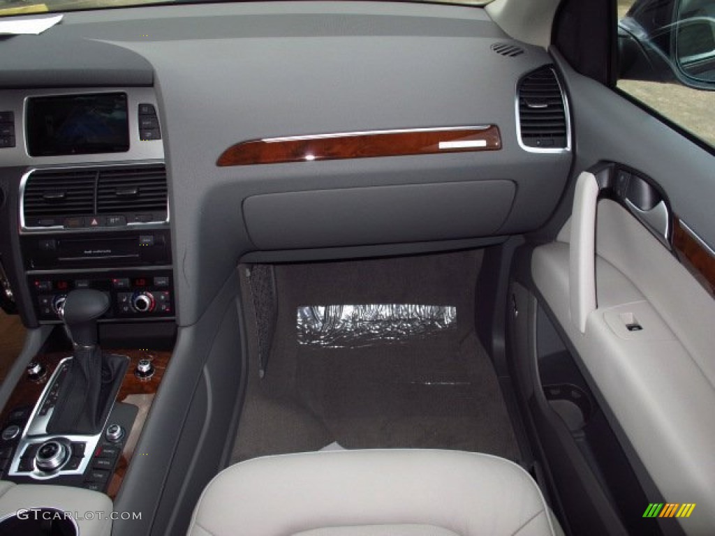 2014 Audi Q7 3.0 TFSI quattro S Line Package Dashboard Photos