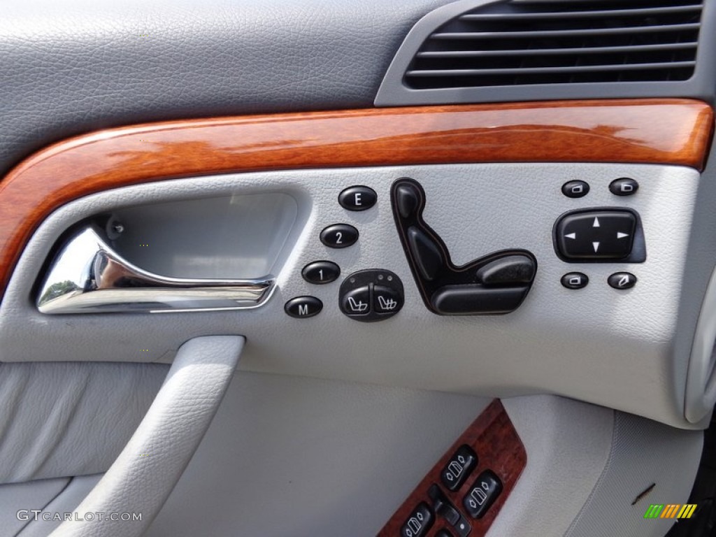 2000 Mercedes-Benz S 430 Sedan Controls Photo #93946157
