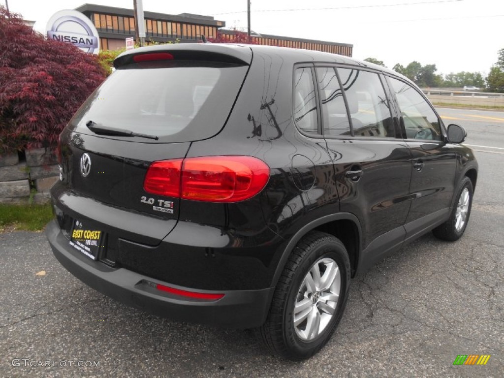 2012 Tiguan S 4Motion - Deep Black Metallic / Black photo #4