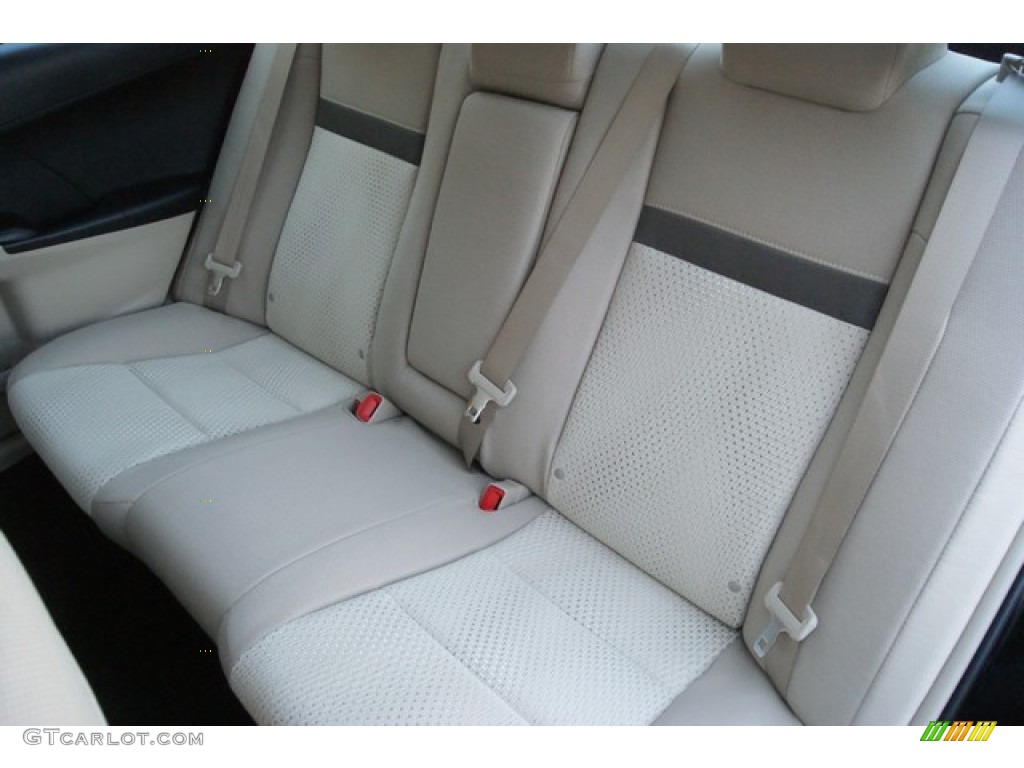 2014 Camry L - Attitude Black Metallic / Ivory photo #7