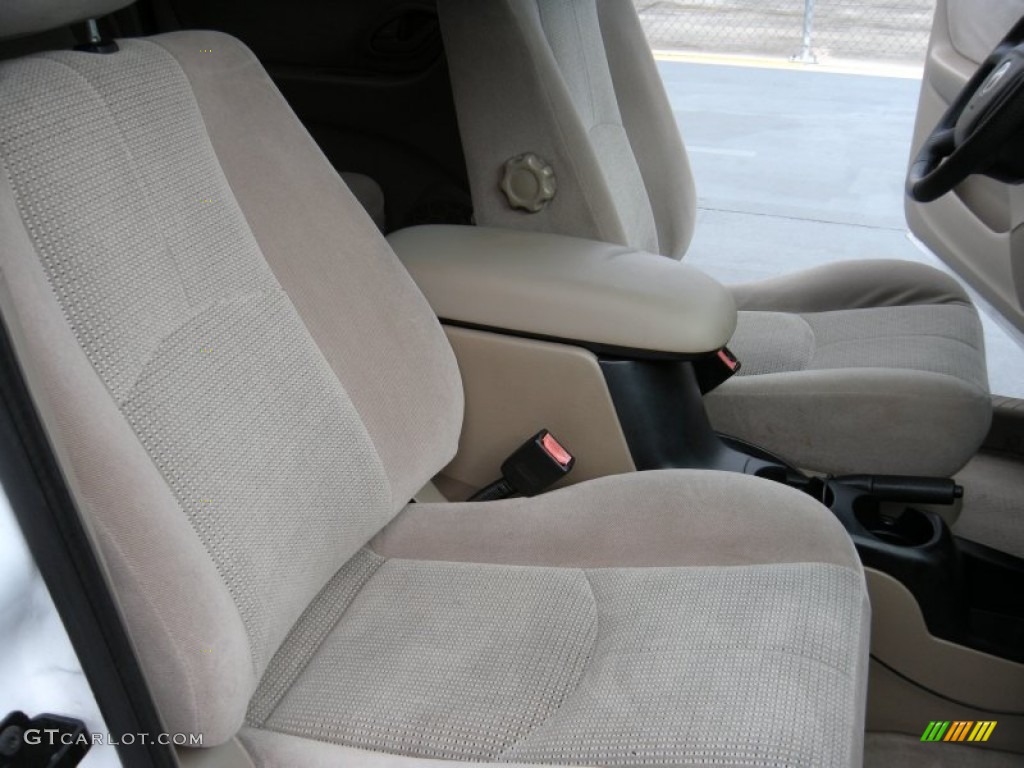 2003 Tribute LX-V6 - Classic White / Medium Pebble Beige photo #23