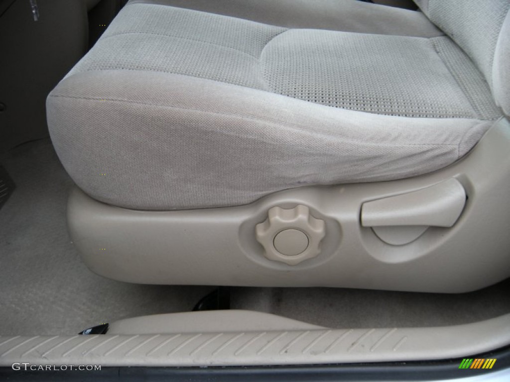 2003 Tribute LX-V6 - Classic White / Medium Pebble Beige photo #32