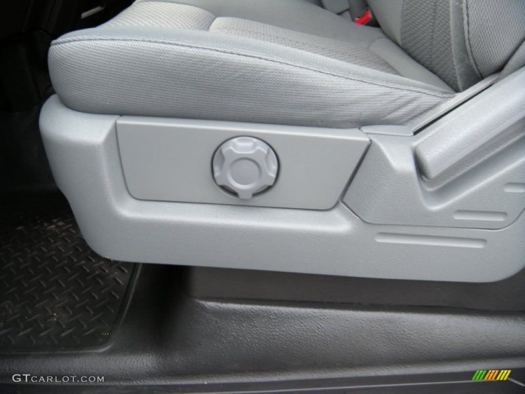 2011 F150 XL SuperCrew - Oxford White / Steel Gray photo #32