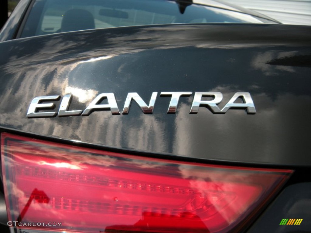 2014 Elantra SE Sedan - Black / Gray photo #14