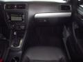 Black - Jetta SE Sedan Photo No. 15
