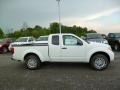 Glacier White - Frontier SV King Cab 4x4 Photo No. 8