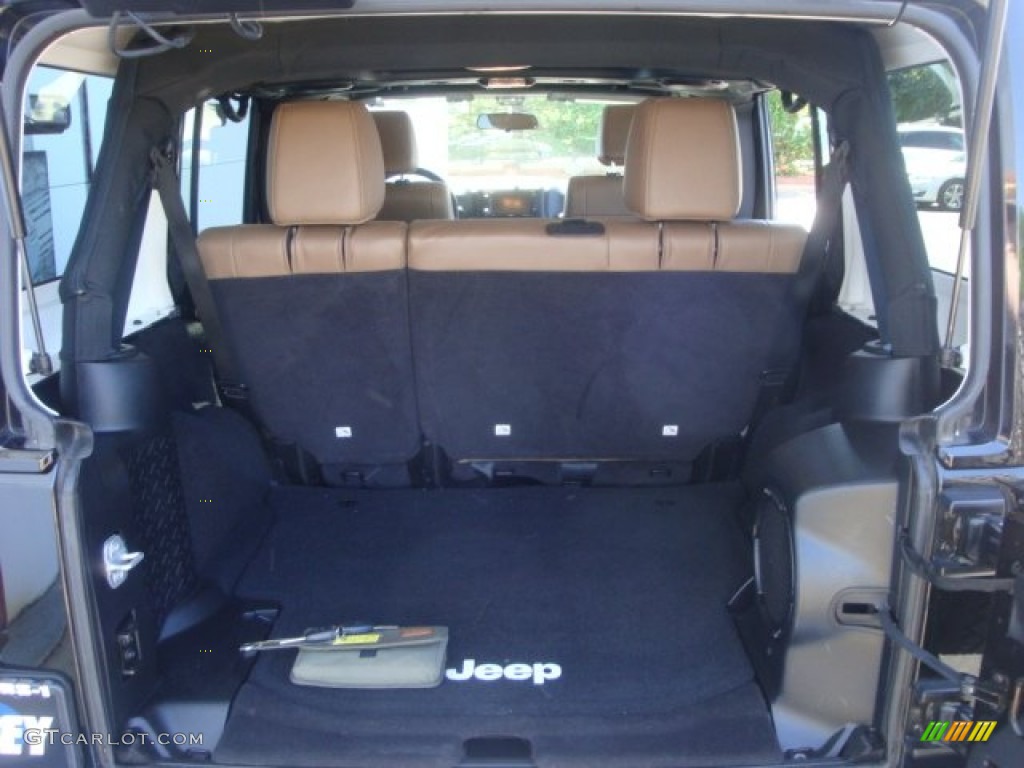 2012 Wrangler Unlimited Sahara Arctic Edition 4x4 - Cosmos Blue / Black/Dark Saddle photo #21