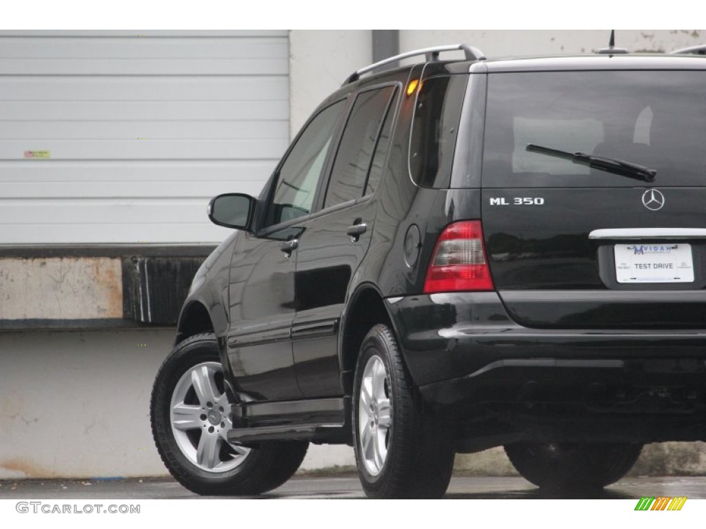 2005 ML 350 4Matic - Black / Charcoal photo #30