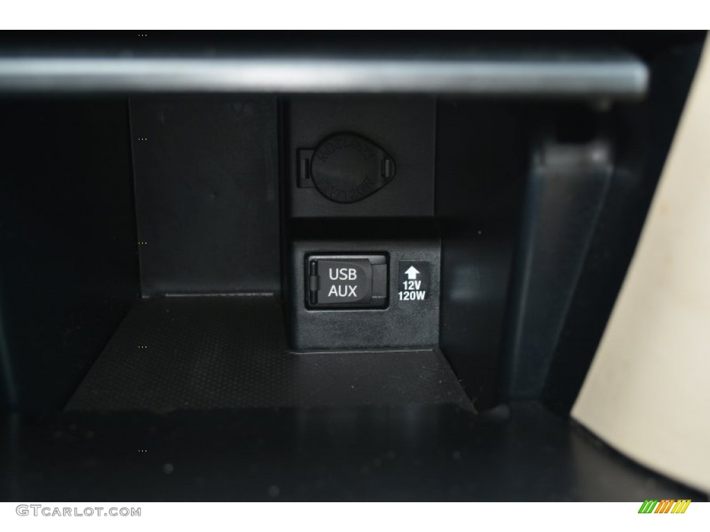 2014 Camry L - Attitude Black Metallic / Ivory photo #20