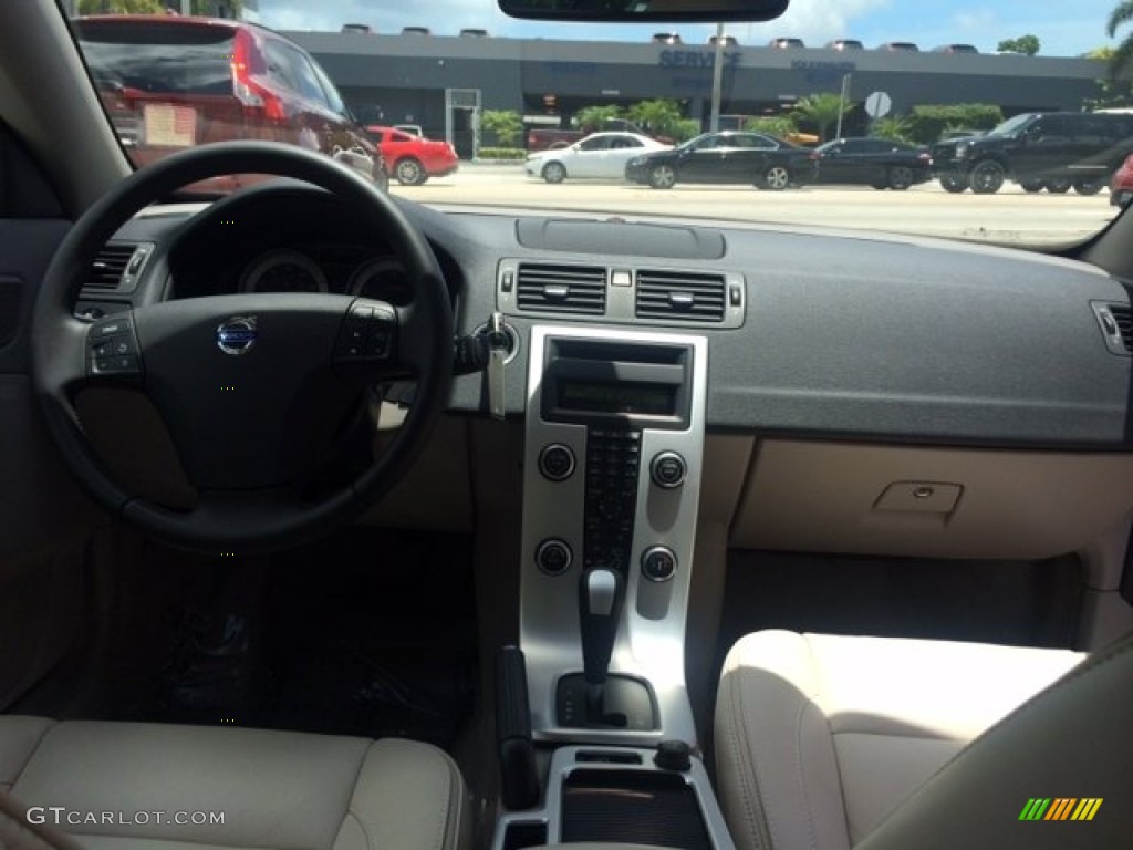 2011 C70 T5 - Celestial Blue Metallic / Soverign Hide Calcite Leather/Umbra Brown photo #13