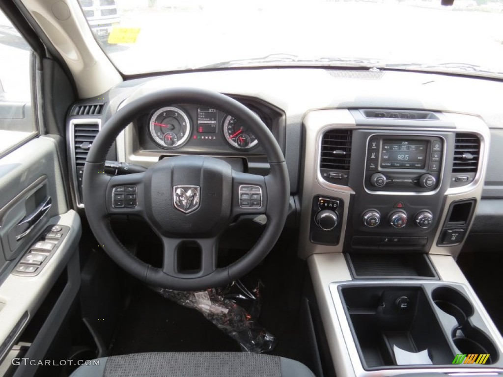 2014 1500 Big Horn Crew Cab - Bright White / Black/Diesel Gray photo #8