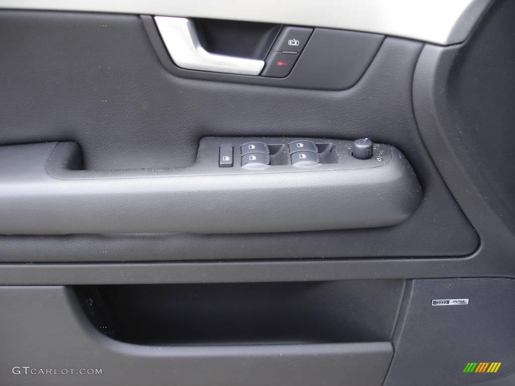 2004 A4 1.8T quattro Sedan - Light Silver Metallic / Ebony photo #7