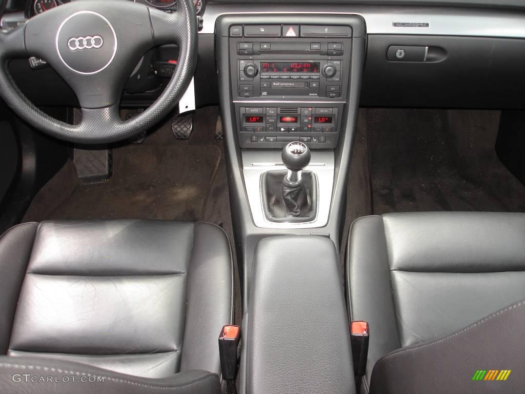 2004 A4 1.8T quattro Sedan - Light Silver Metallic / Ebony photo #12