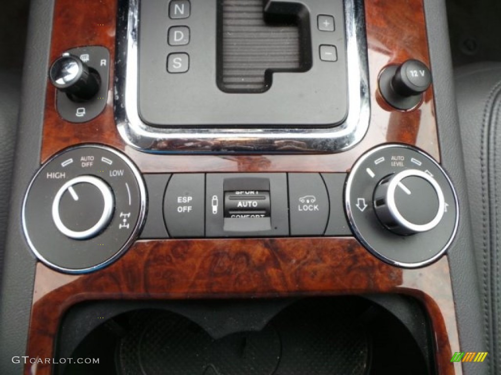 2006 Volkswagen Touareg V10 TDI Controls Photo #94003144