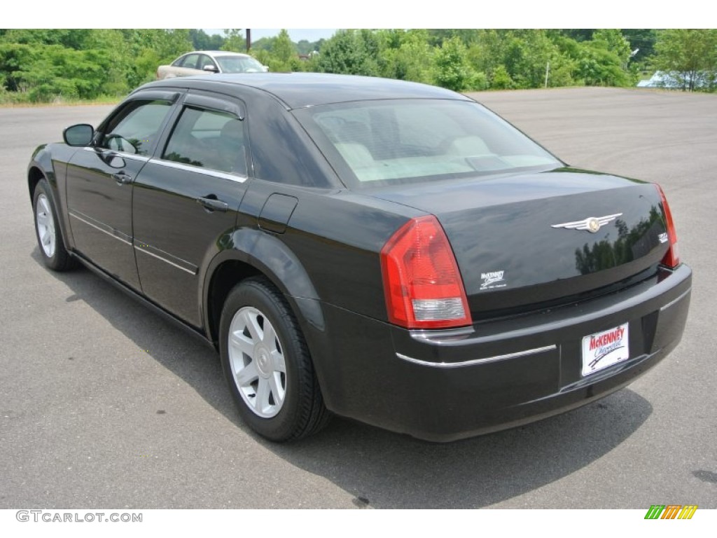 2005 300 Touring - Brilliant Black Crystal Pearl / Dark Slate Gray/Light Graystone photo #4