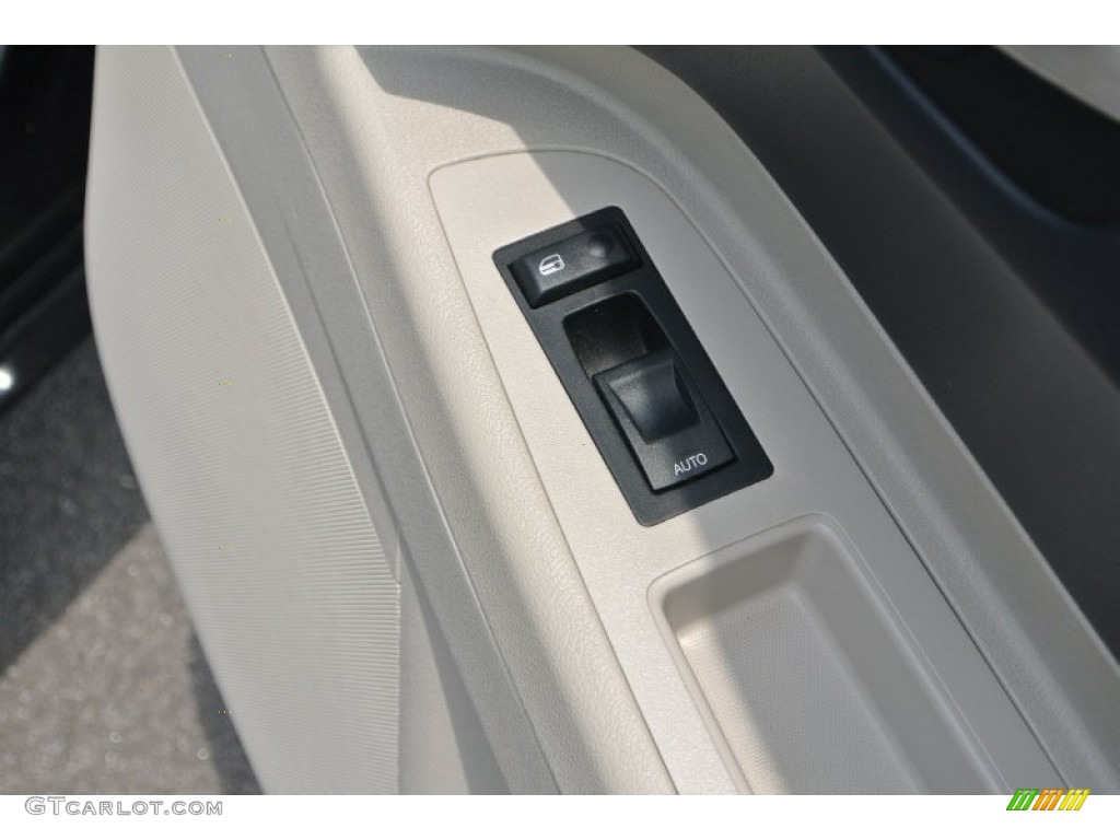 2005 300 Touring - Brilliant Black Crystal Pearl / Dark Slate Gray/Light Graystone photo #23