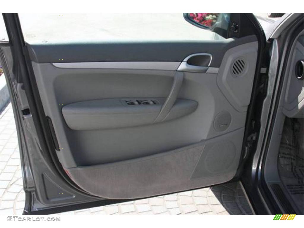 2006 Porsche Cayenne S Stone/Steel Grey Door Panel Photo #940216