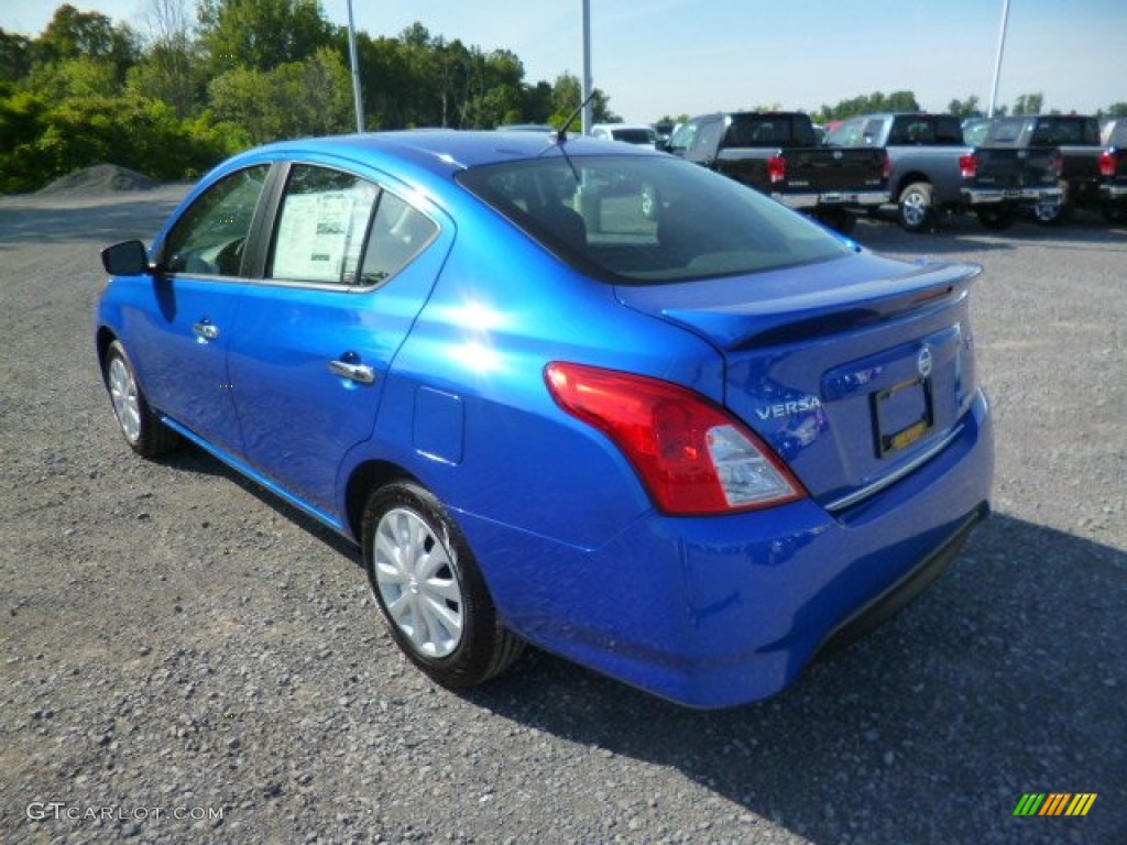 2015 Versa 1.6 SV Sedan - Metallic Blue / Charcoal photo #5