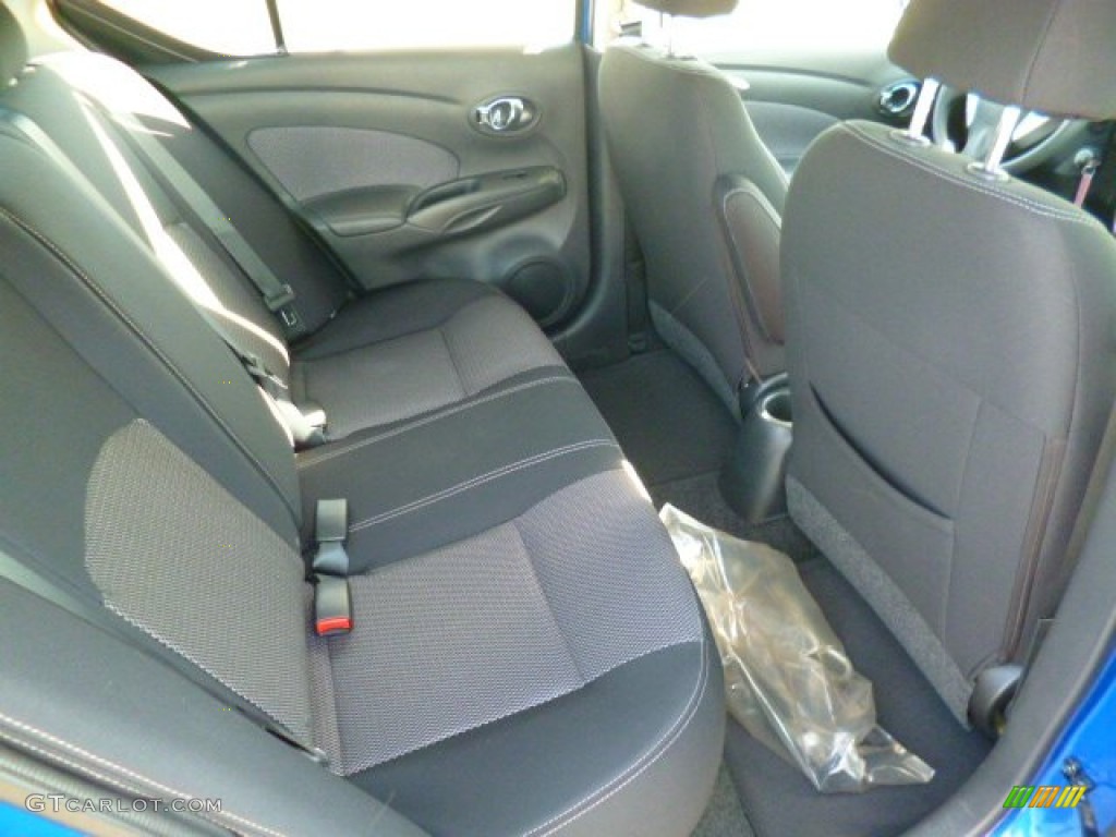 2015 Versa 1.6 SV Sedan - Metallic Blue / Charcoal photo #12